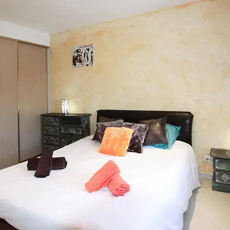 5 Bedroom Lovely In Mountboucher Sur Jabro Holiday home Montboucher-sur-Jabron