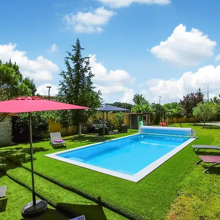 5 Bedroom Lovely In Mountboucher Sur Jabro Montboucher-sur-Jabron
