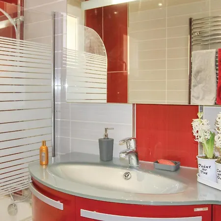 5 Bedroom Lovely In Mountboucher Sur Jabro